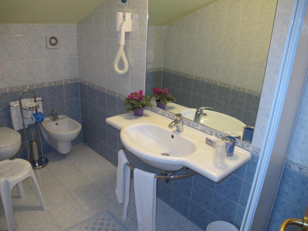 Hotel Basilea Bellaria-Igea Marina Phòng bức ảnh
