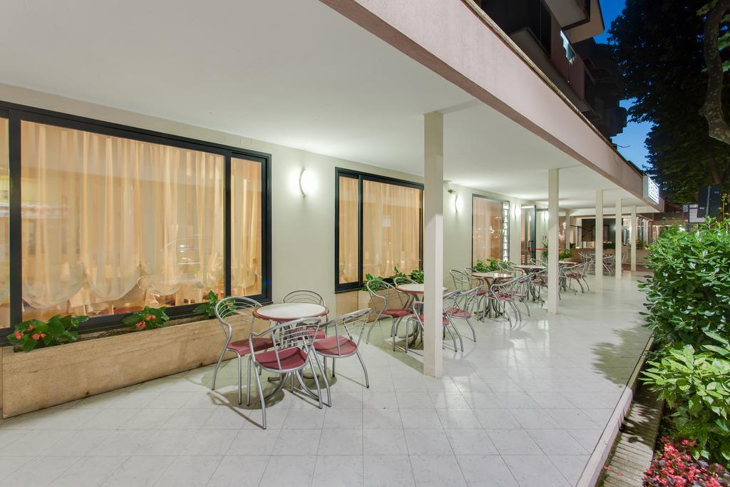 Hotel Basilea Bellaria-Igea Marina Ngoại thất bức ảnh