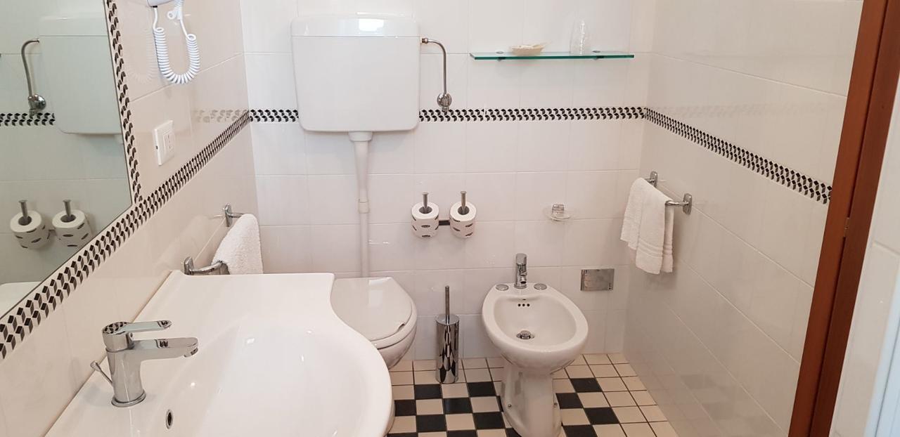 Hotel Basilea Bellaria-Igea Marina Ngoại thất bức ảnh